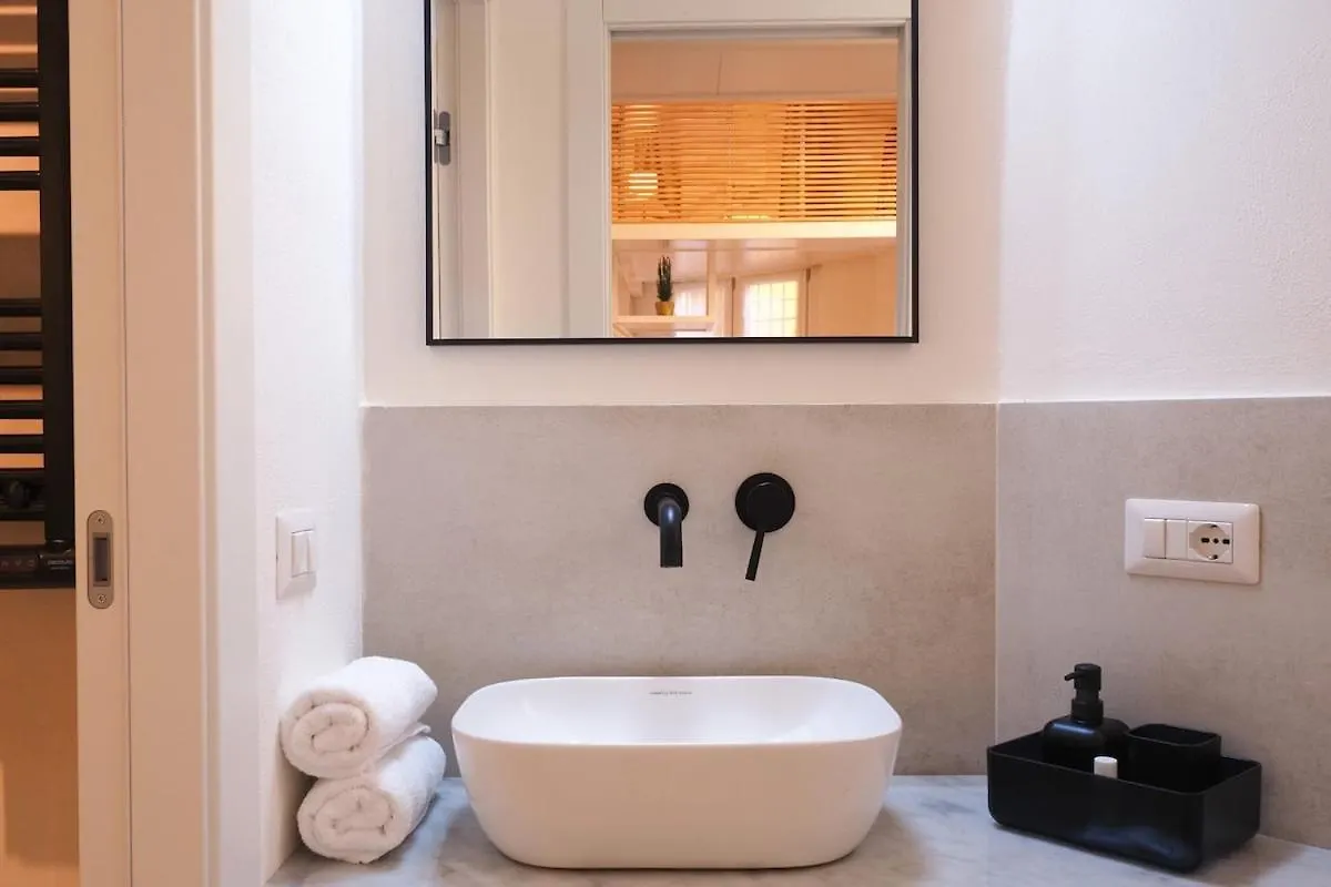 Modern Loft Just A Few Steps From Corso Como ميلان شقة